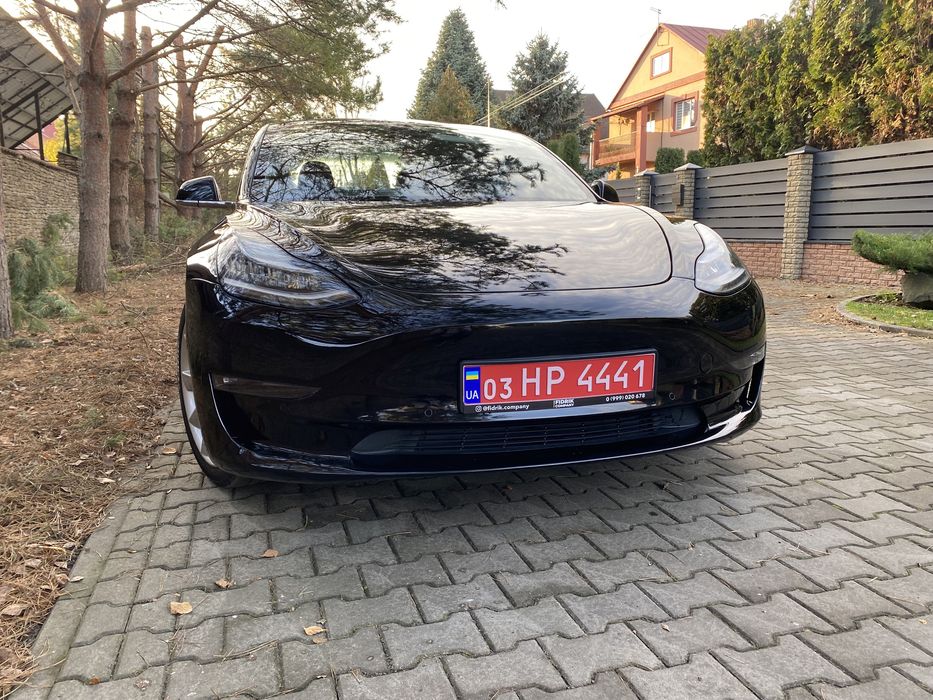 Продам Тесла модел 3