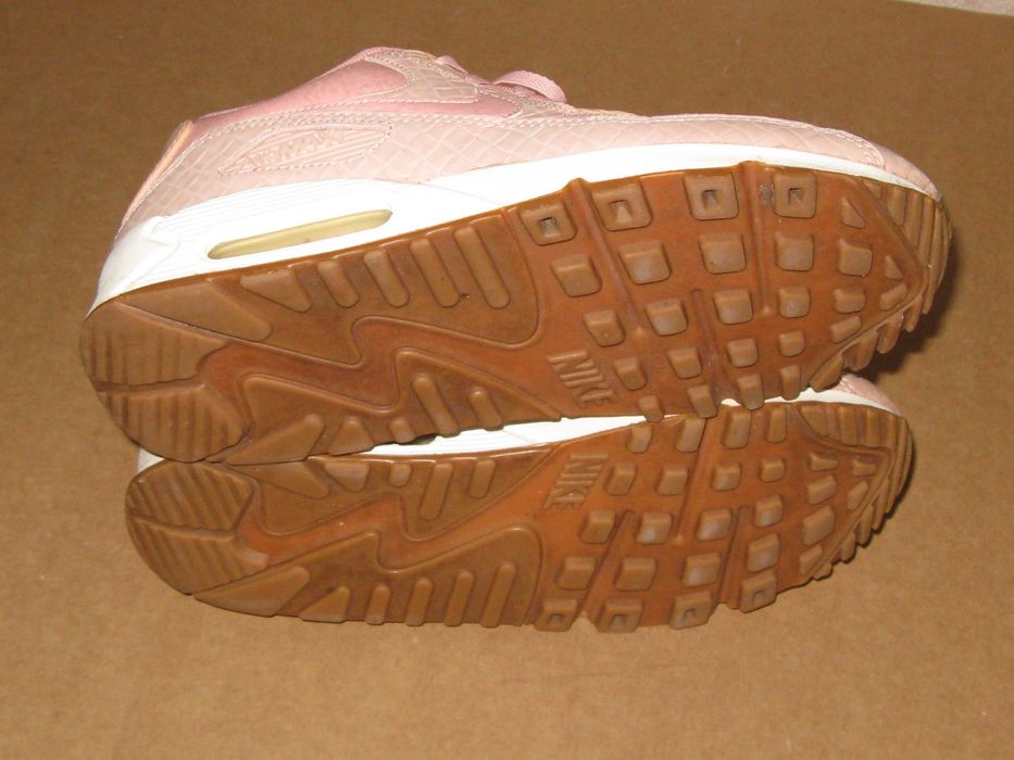 женские кроссовки Nike Air Max 38,5р.