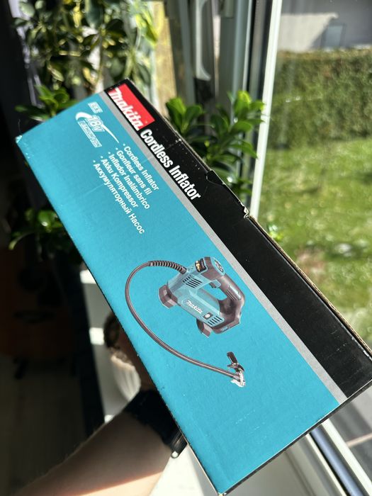 Minikompresor akumulatorowy Makita 18V LXT DMP180Z — 8,3 bar