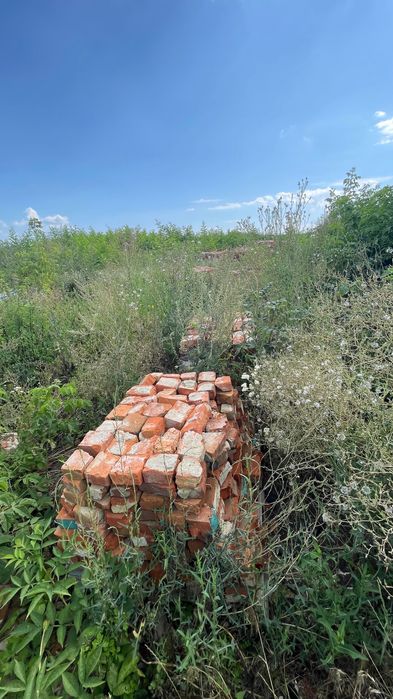 Продам Цеглу повнотілу червону БУ в хорошому стані