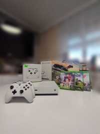 Xbox One + 2 pady
