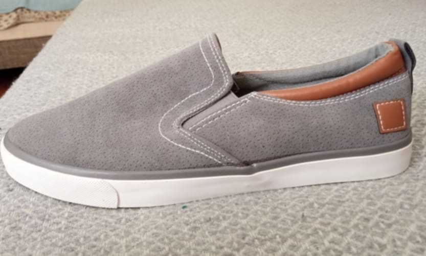 Чоловіче взуття (сліпони) на 42-43 розмір