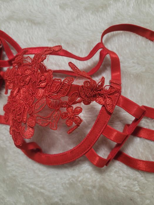 Новий комплект еротичної білизни,  з відкритим доступом.ручної роботи.