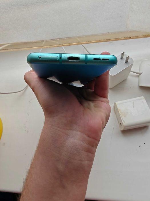 OnePlus 8 Pro 12/256 + бездротова зарядка OnePlus Warp Charge 30W