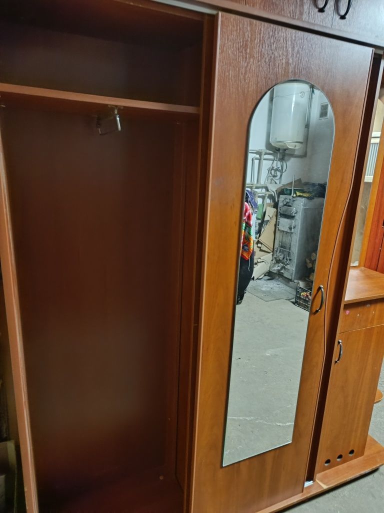 Прохожа в коридор