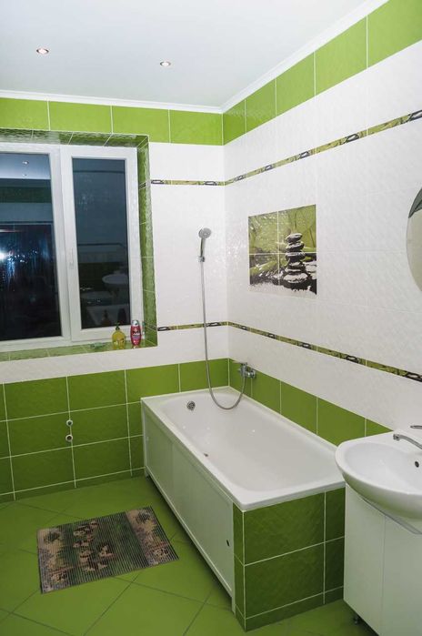 Квартира 1-к по вул. Олени Теліги, поруч військовий госпіталь