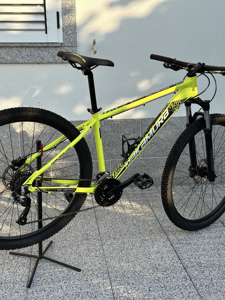 Bicicleta 29 com rockshox