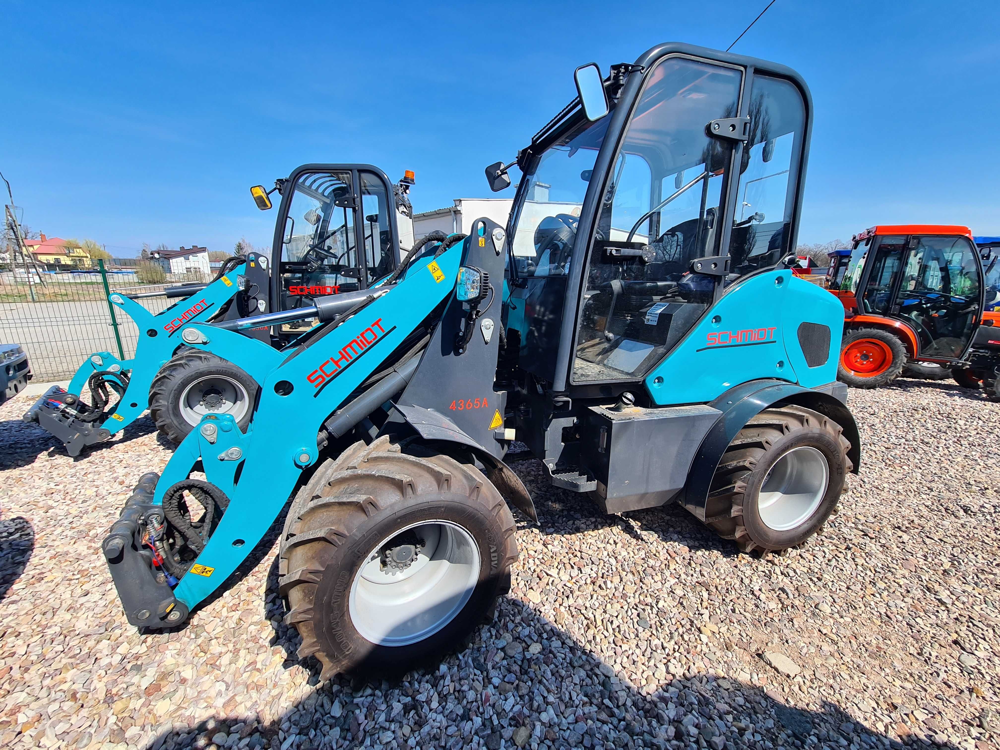 Ładowarka przegubowa SCHMiDT 4365A/udźwig 2500 kg/KUBOTA 65KM/4x4 Nowa