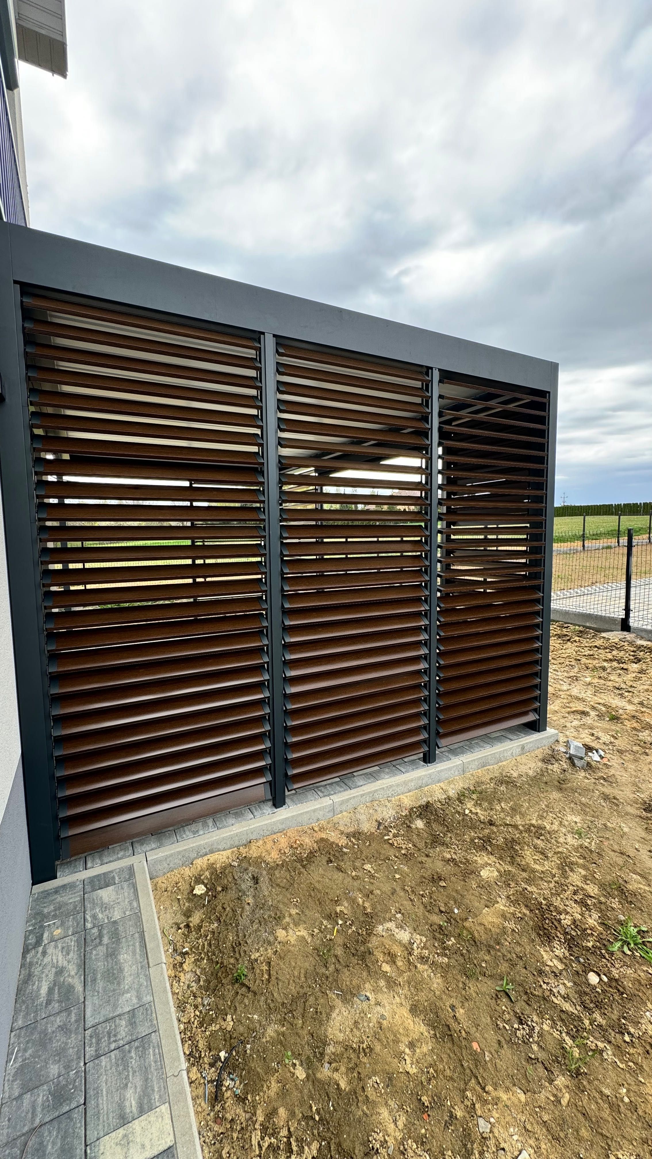 Ruchome deseczki, lamele pionowe i poziome, żaluzje tarasowe, metalowe