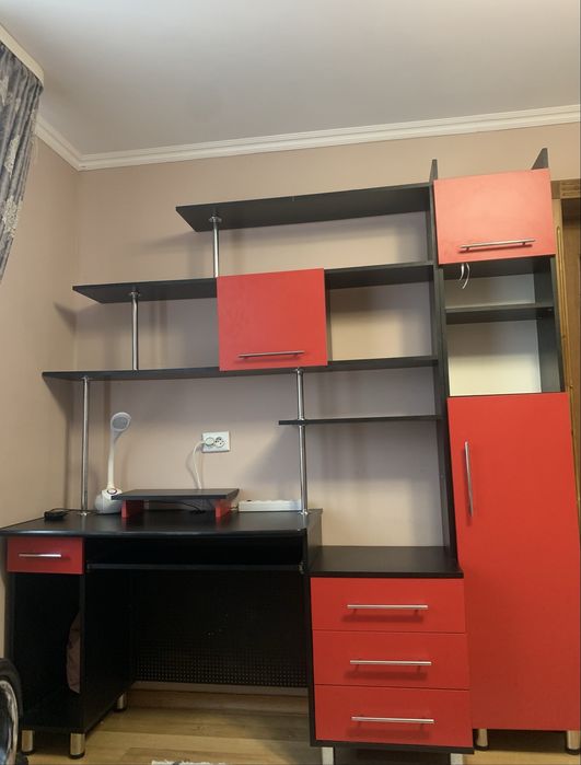 Стінка стан гарний