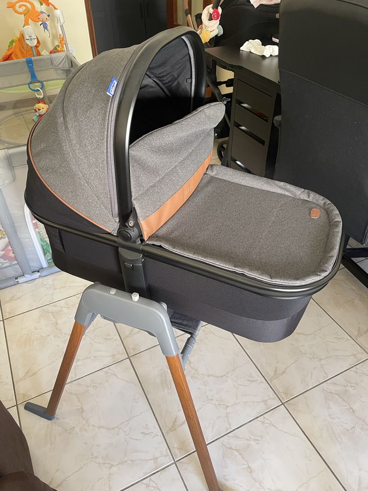Alcofa Chicco Mysa com suporte de baloiço