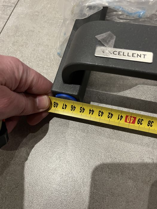 Grzejnik łazienkowy Excellent 50 x 84 cm, przyłącze 470 mm