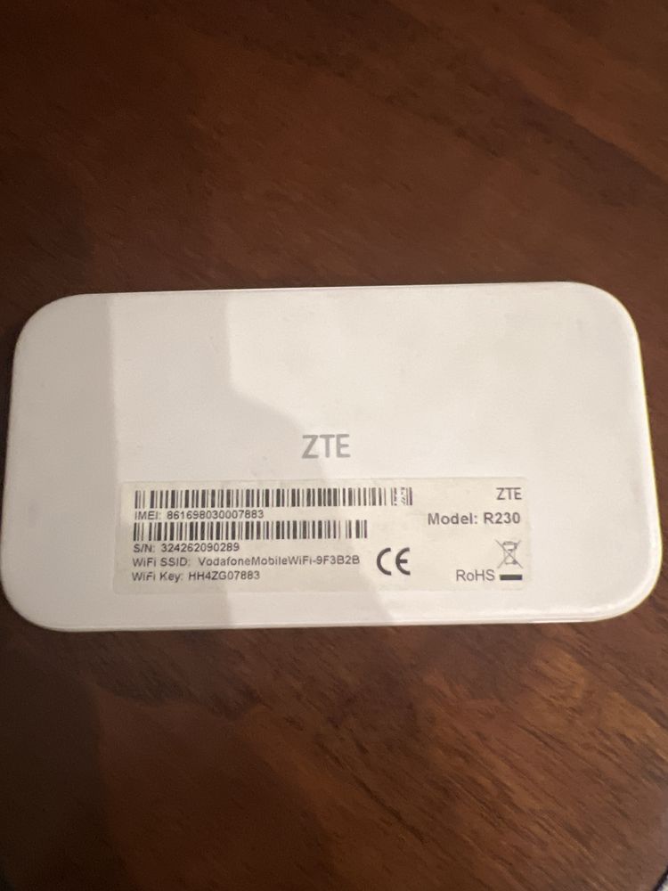 Мобільний роутер. 4G роутер ZTE R230