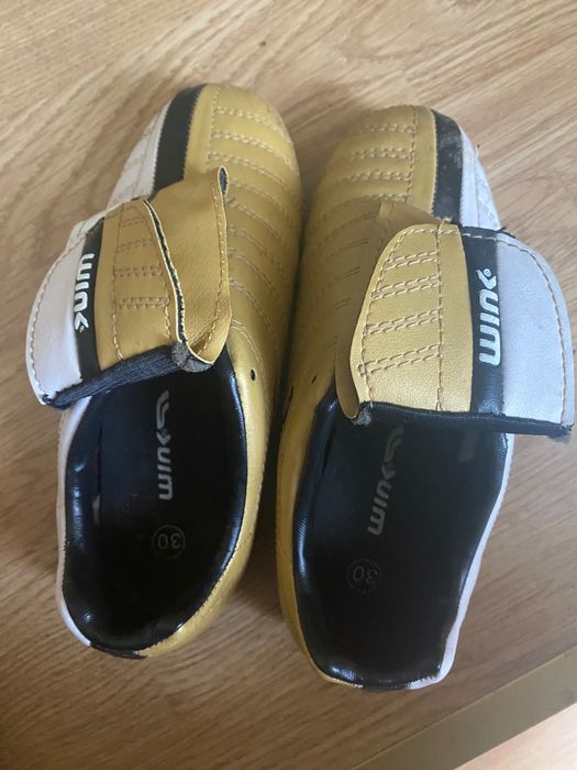 Детскин бутси 30р