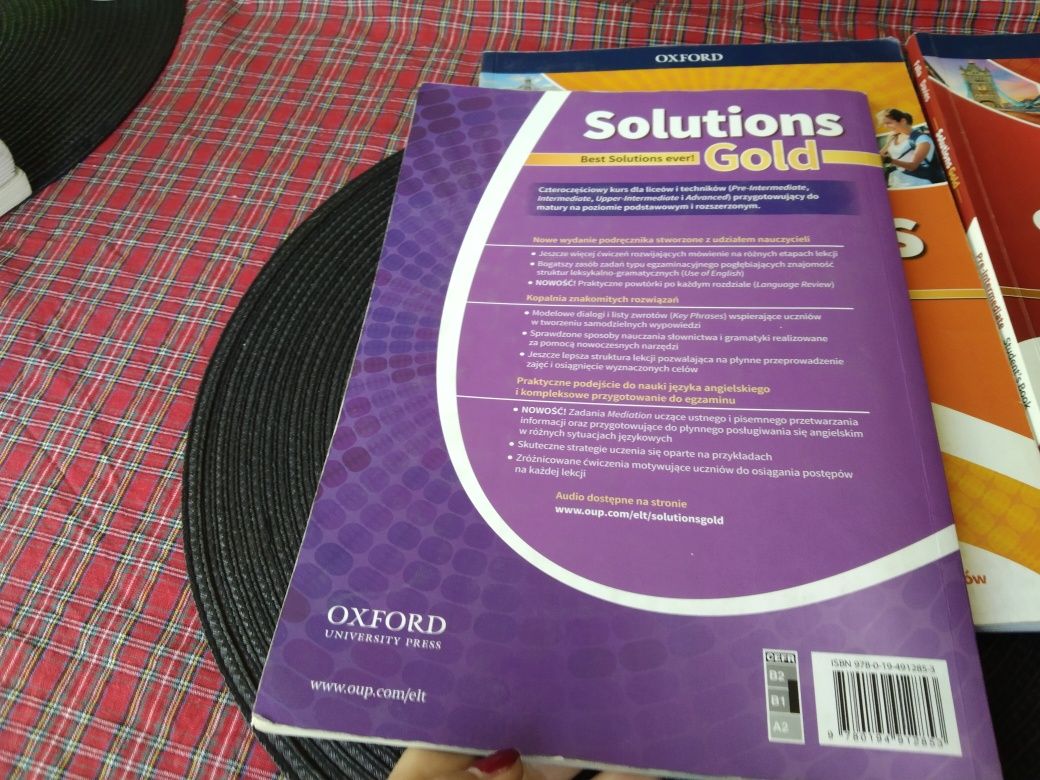 podręczniki Solutions Gold trzy poziomy