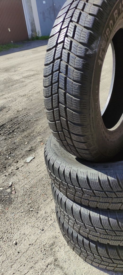 Opony zimowe z 2016r 6mm 155/80/13 Barum 7N