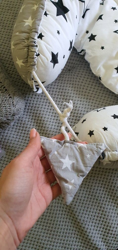 Kokon niemowlęcy XXL marki Jukki. 100% bawełna.