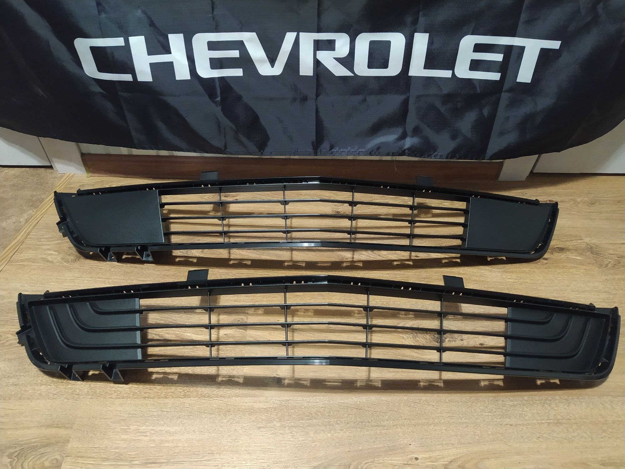Chevrolet Bolt EUV решітка радіатора гриль хвиля 42788566 в НАЯВНОСТІ