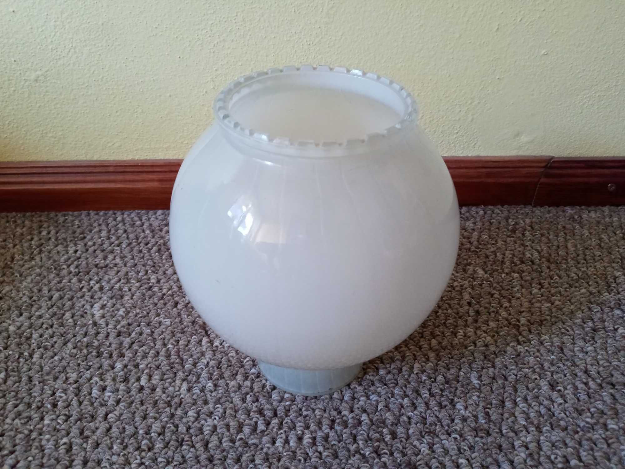 klosz prl retro biały zwężany szklany do lampy lampa