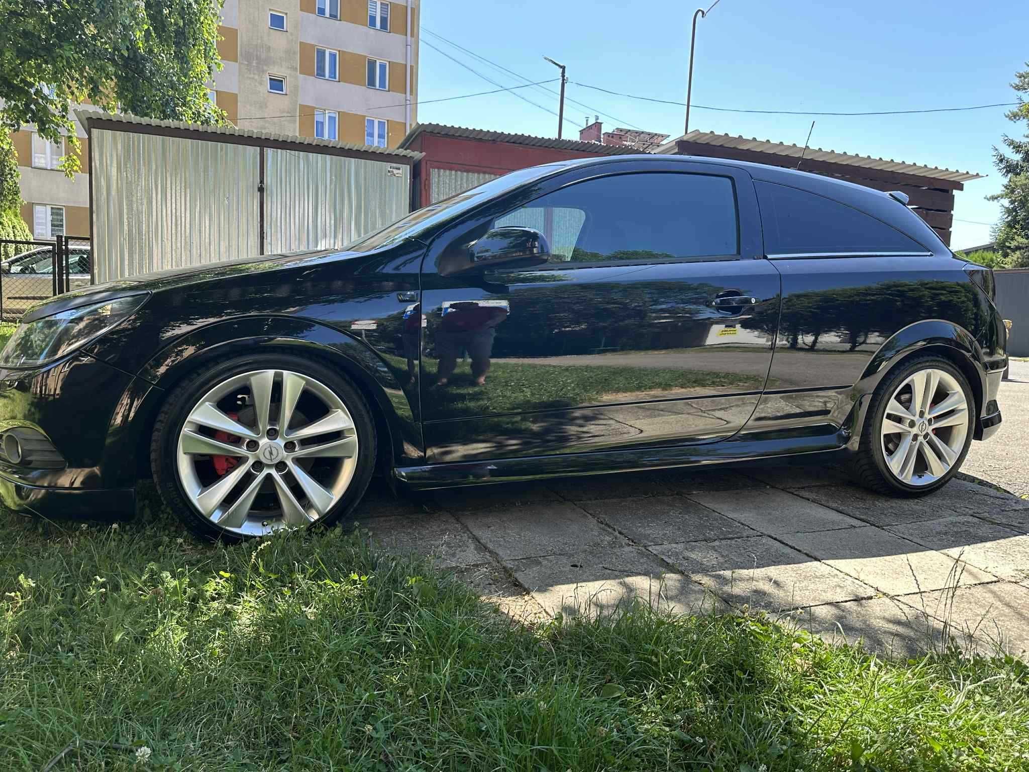 Opel  astra h gtc 1.8 140KM