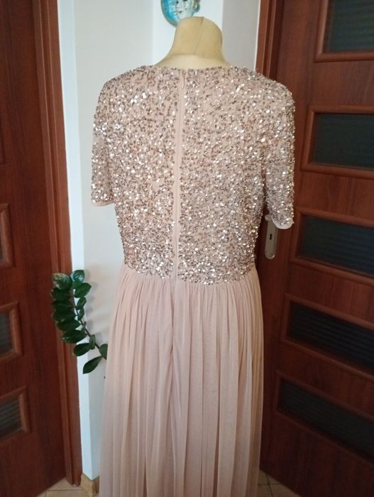 Sukienka z cekinami 42