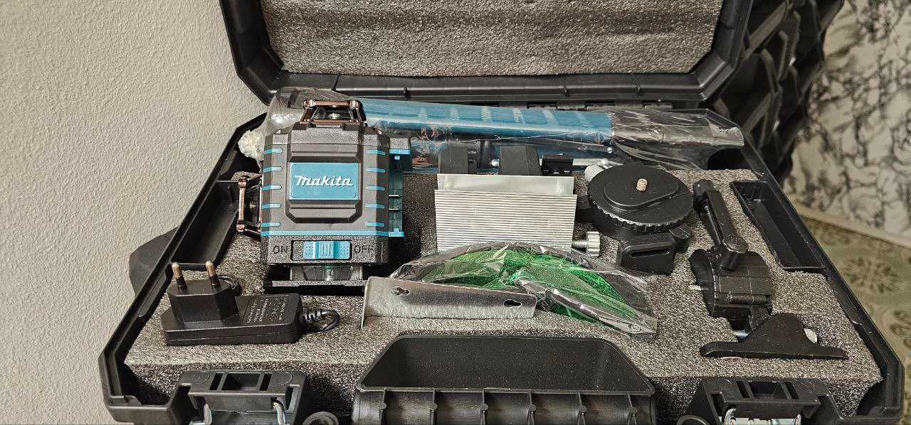 Promoção -60%  Nivel Laser auto-nivelante 16 Linhas verde, Makita.