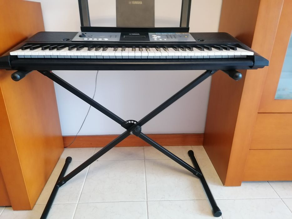 Piano elétrico  | Música