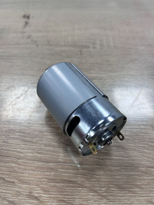 Двигун шурупокрута RS550 18в