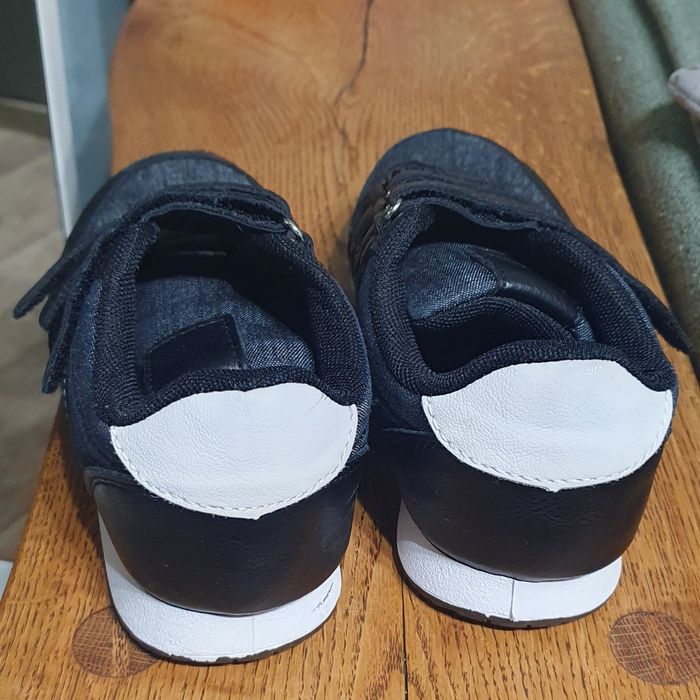 Adidasy 33 in Extenso