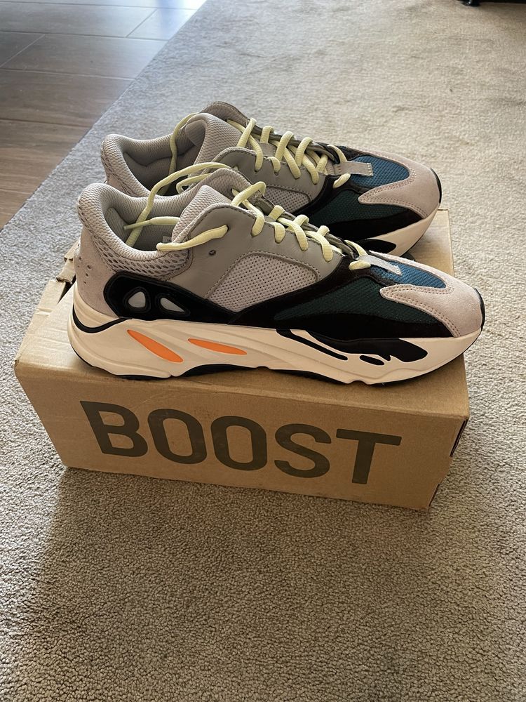 Yeezy boost 700 wave runner