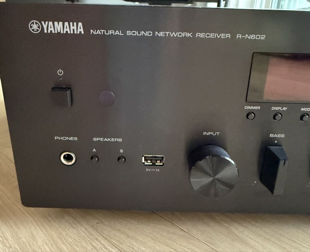 Amplituner Yamaha R-N602