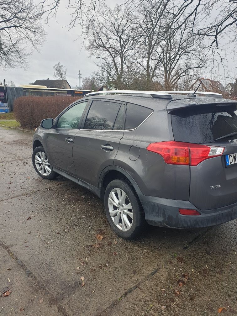 Sprzedam toyota rav4 2015r
