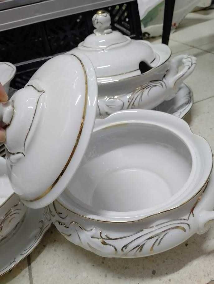 Zestaw porcelany PRL duża zastawa obiadowa 26 elementów biało-złota