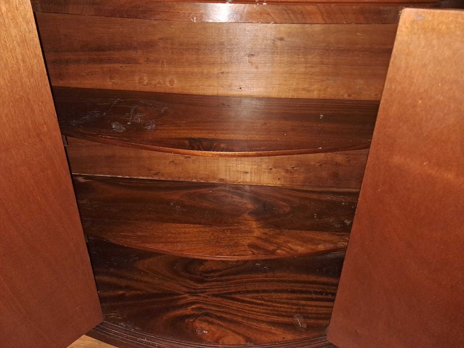 Móvel Antigo Castanho