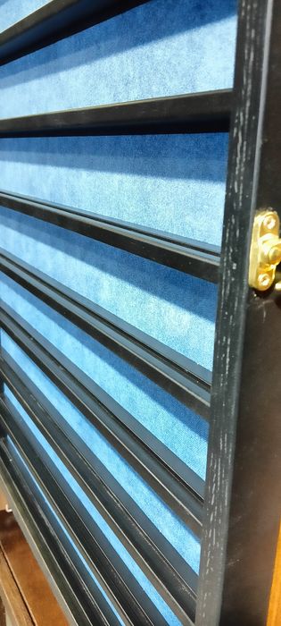 Gablota ekspozytor na coin medale