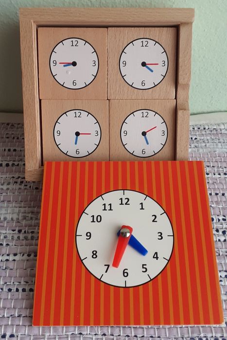 Jogo  brinquedo em madeira para aprender as horas
