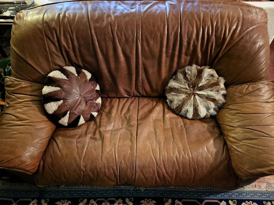 Sofás pele castanho