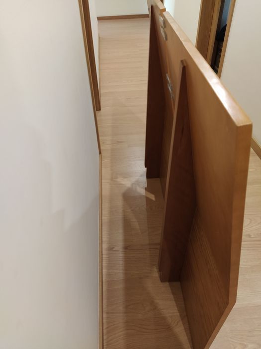 Cabeceira, cómoda e mesinhas de cabeceira