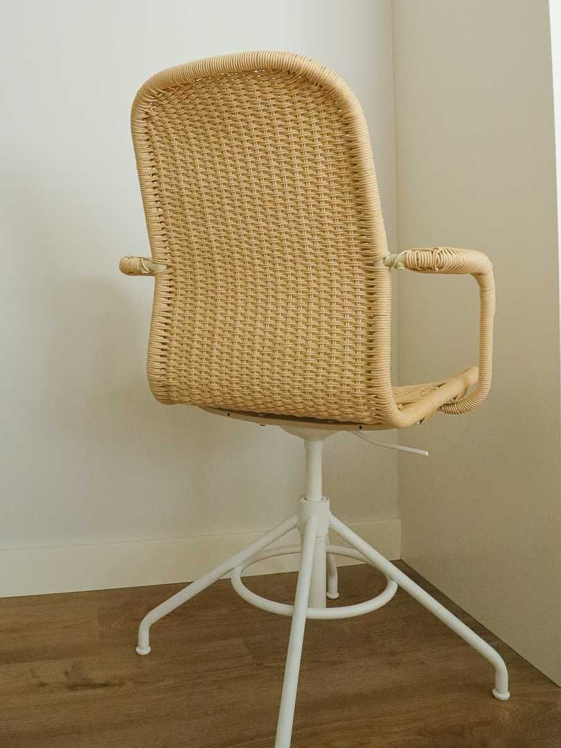 Cadeira giratória c/braços IKEA STIGBYGEL, bege/branco
