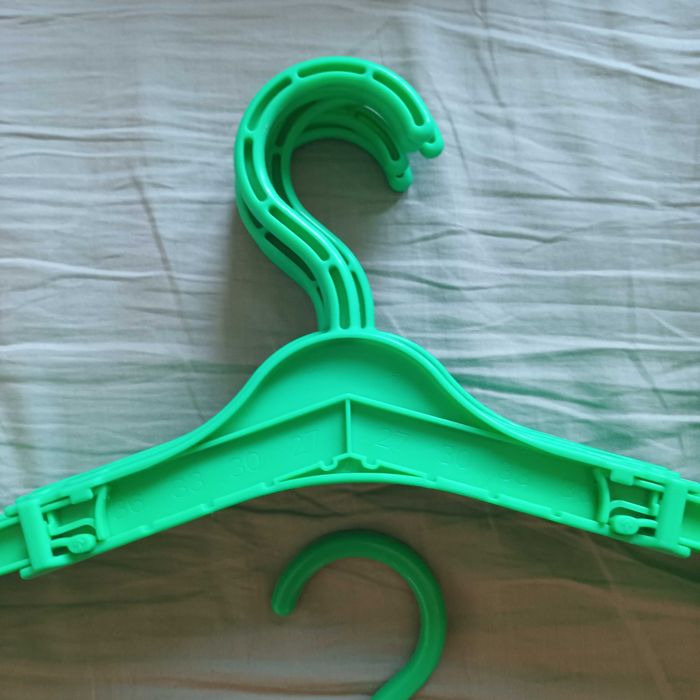 Wieszaki kolorowe dla dziecka do szafy :) Regulacja wielkości.