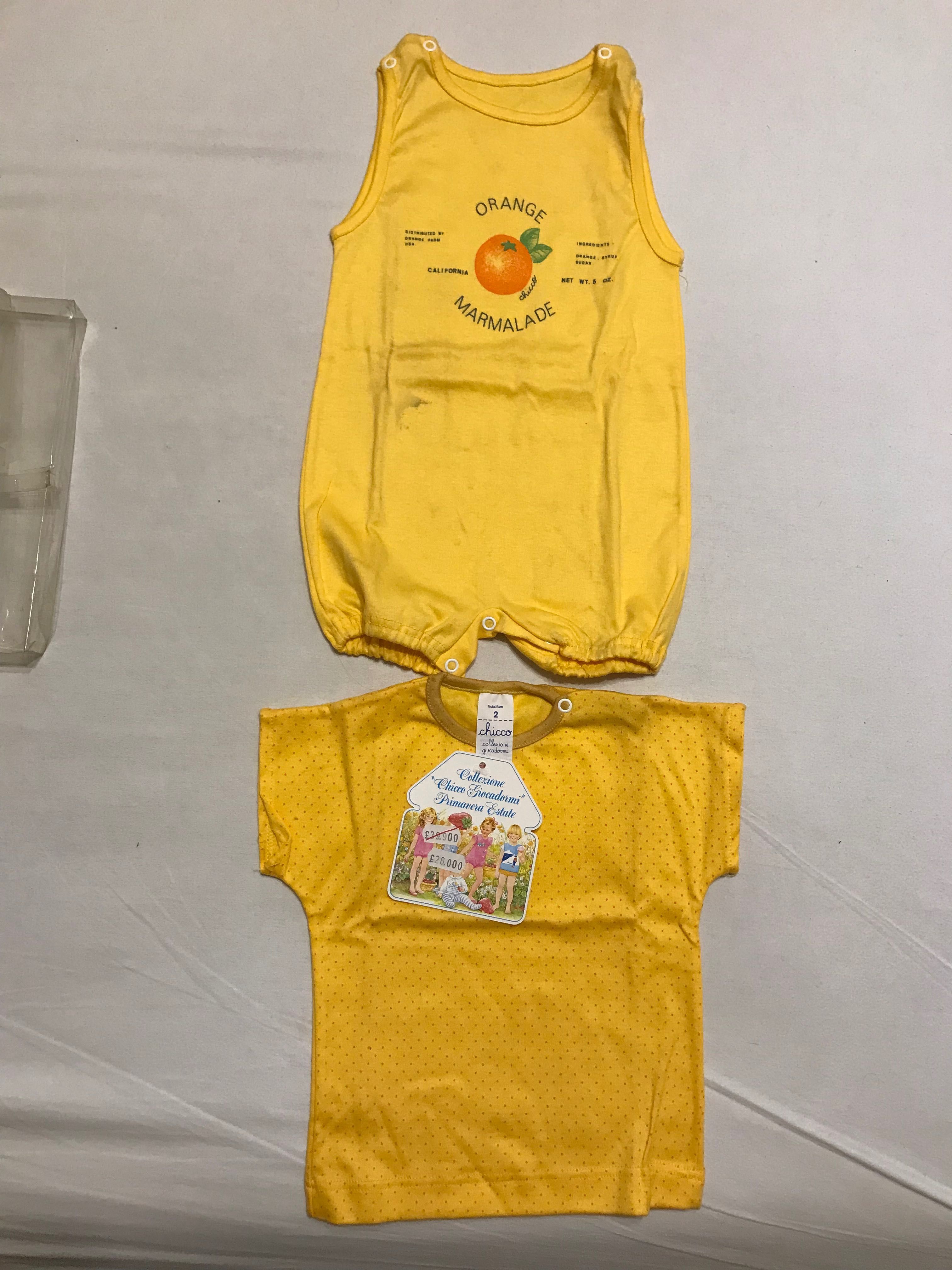 Детский набор боди и футболка Chicco и махровый боди