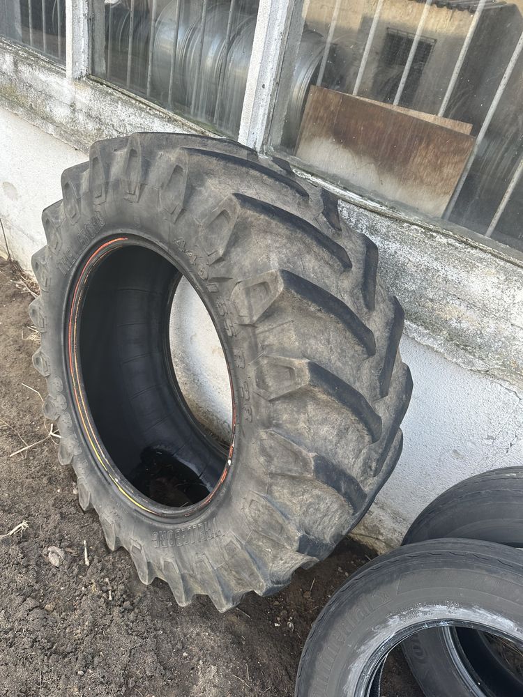 TRELLEBORG TM800 440/65R28 opona rolnicza