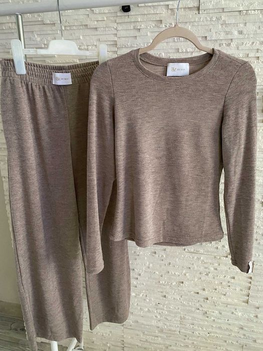 By Mia beżowy Komplet dzianinowy bluzka i szerokie spodnie