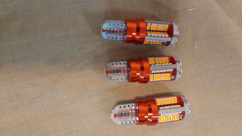 Lâmpadas leds T10 para piscas de cor amarela.