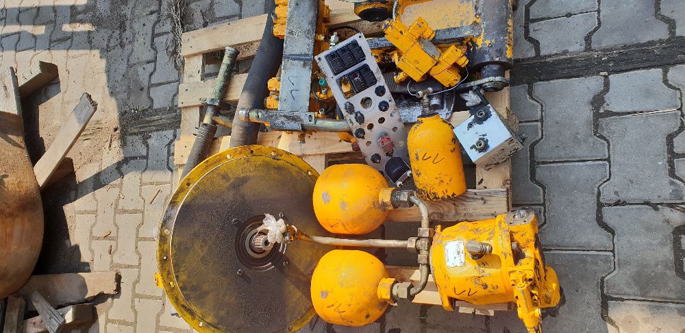 koparka mecalac 11 cxi cx zamek siłownika podpory