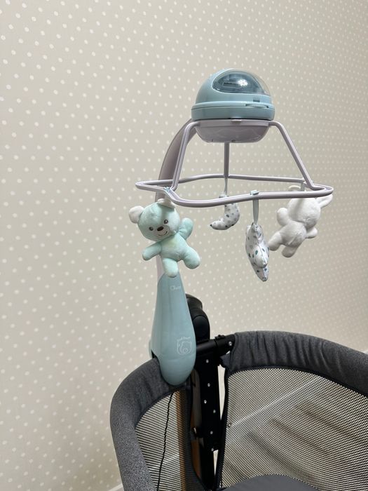 Мобіль chicco з пультом