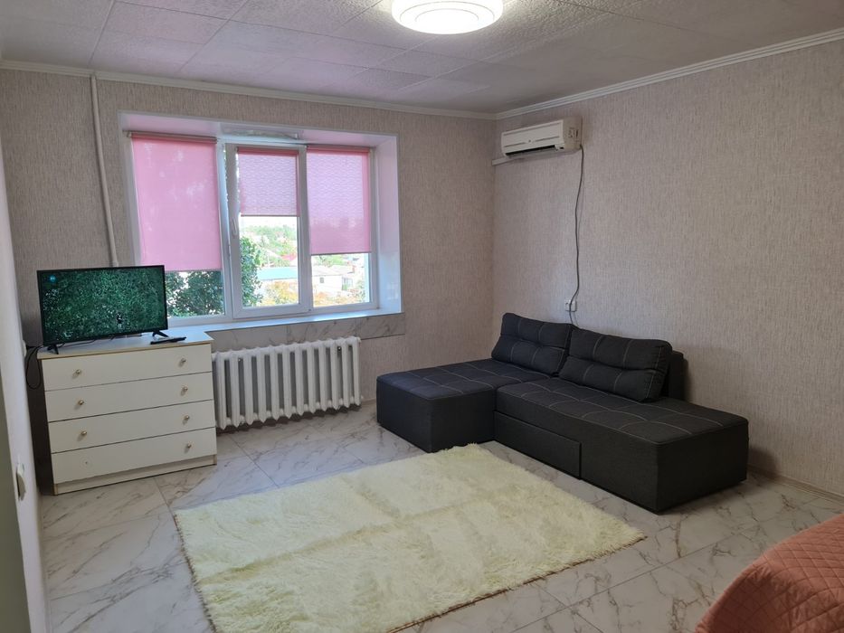 В центре свободна квартира.Квартира 1 комнатная посуточно.