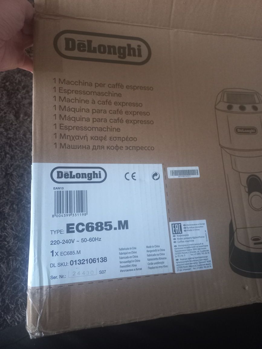 Ekspres Kolbowy DELONGHI EC685..M