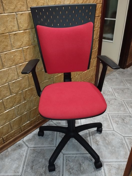 Fotel biurowy obrotowy