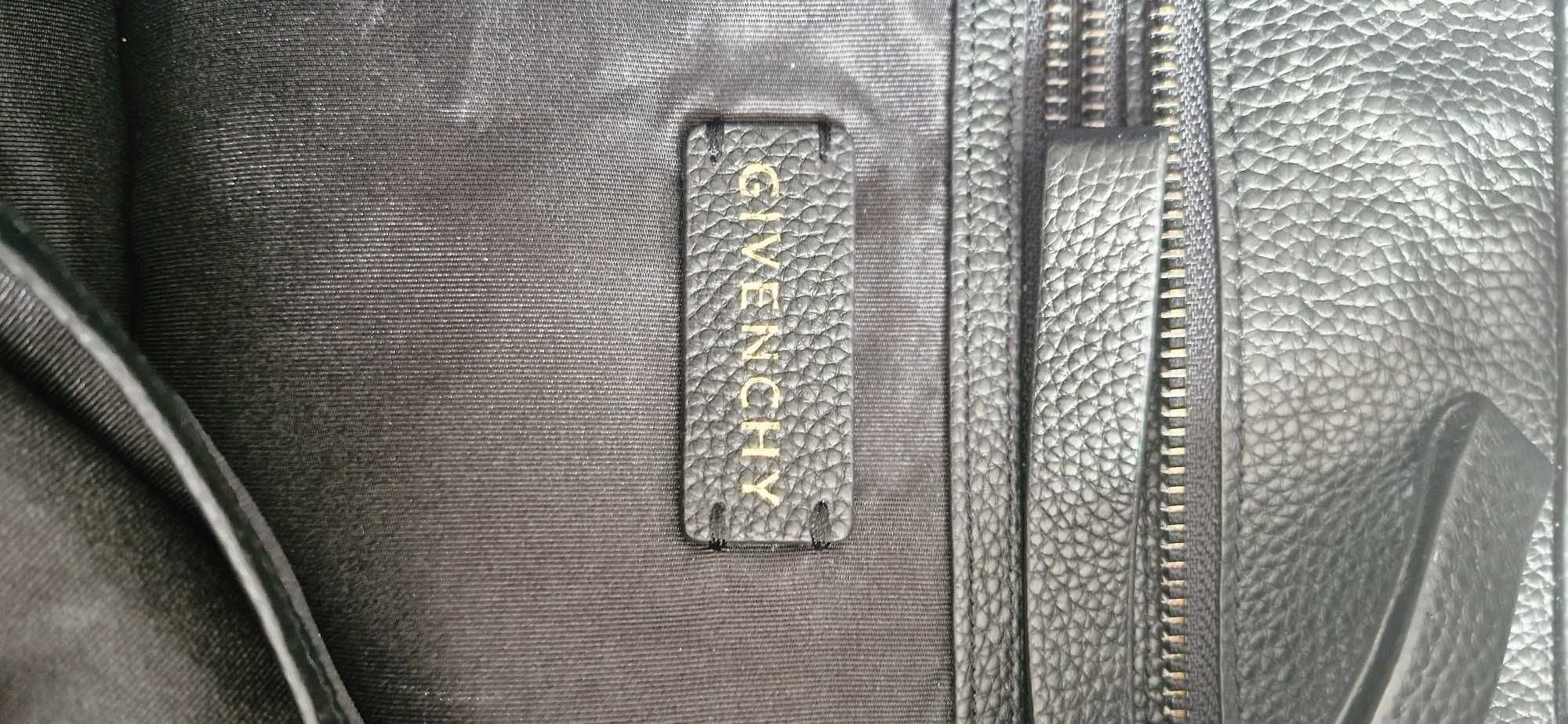 Torebka worek z ćwiekami Givenchy